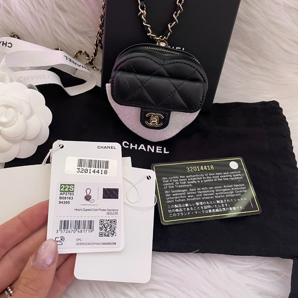 NEW Chanel CC in Love Heart Necklace Mini Bag Coin Purse Black Quilted Lambskin - Picture 8 of 11